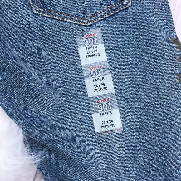 Levi rose embroidered cropped jeans - Picture 4 of 7